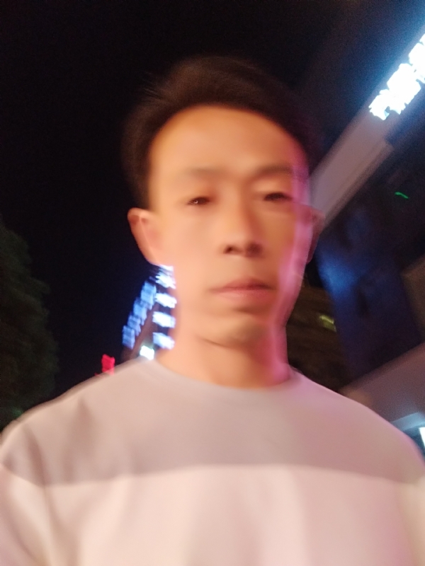 找个人来爱的第一张照片--昆明相亲服务中心