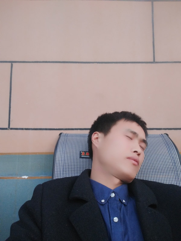 有钱爱情才能长久的第一张照片--昆明相亲服务中心