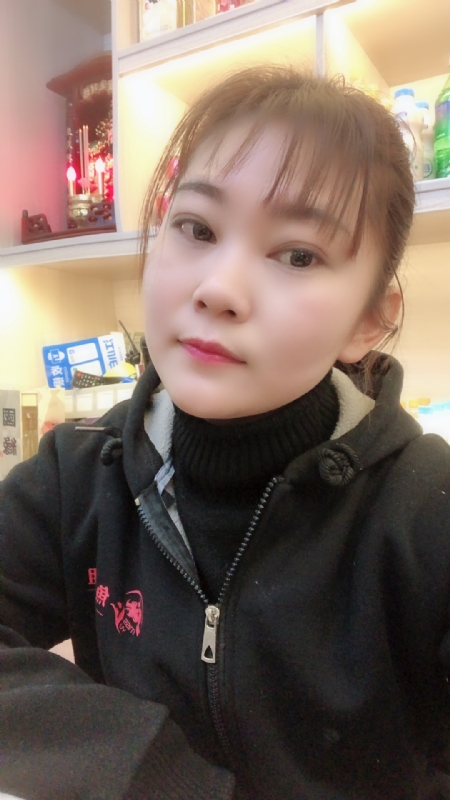 泡沫的第一张照片--昆明相亲服务中心
