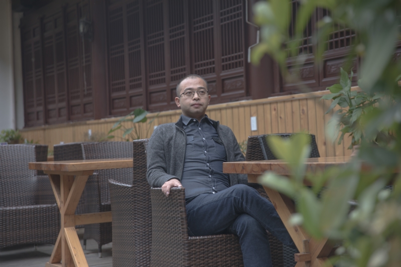 世界那么大的第一张照片--昆明相亲服务中心