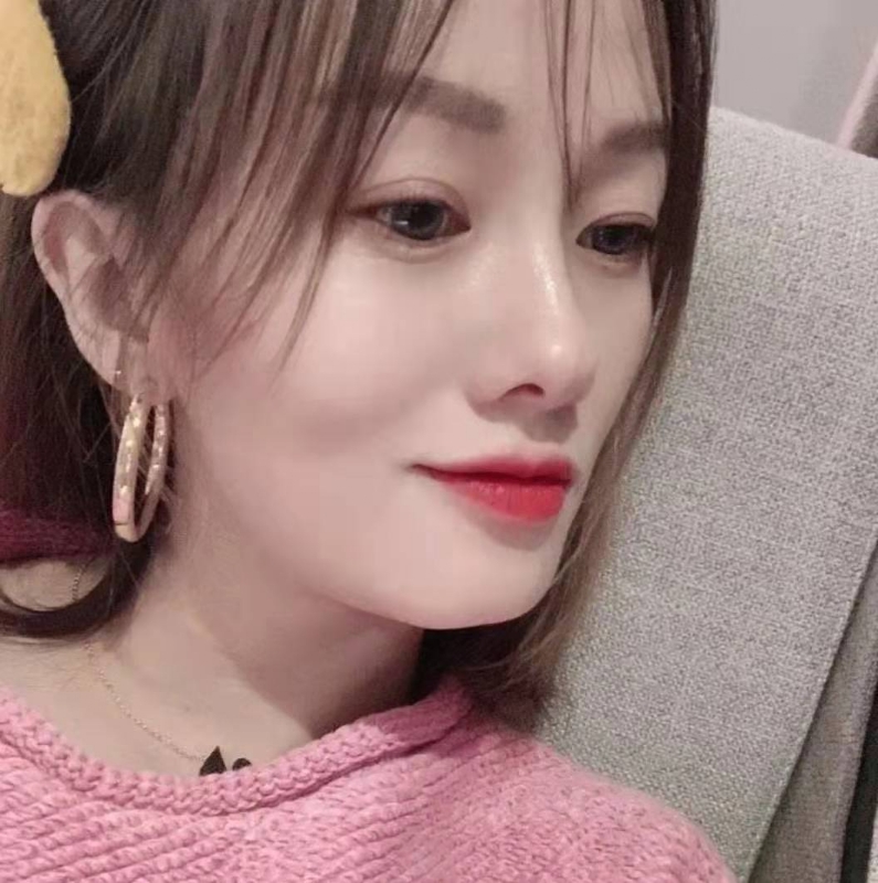微醺的笑容的第一张照片--昆明相亲服务中心