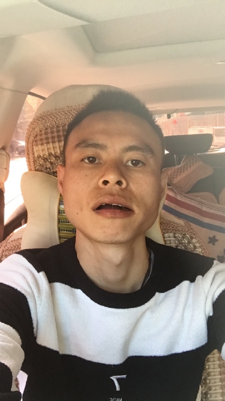 小何的第一张照片--昆明相亲服务中心
