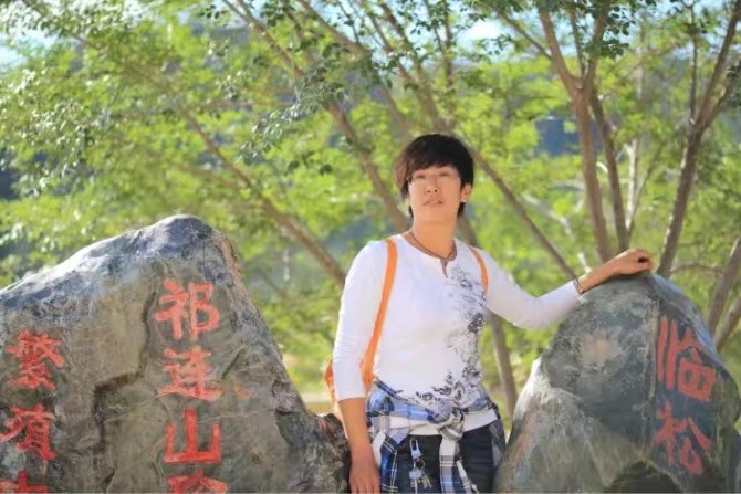 弱水河边青春草的第一张照片--昆明相亲服务中心