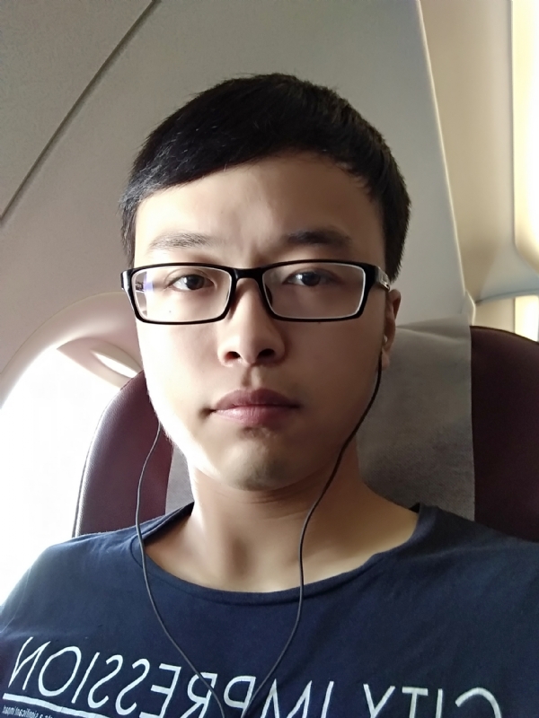 在水一方的第二张照片--昆明相亲服务中心