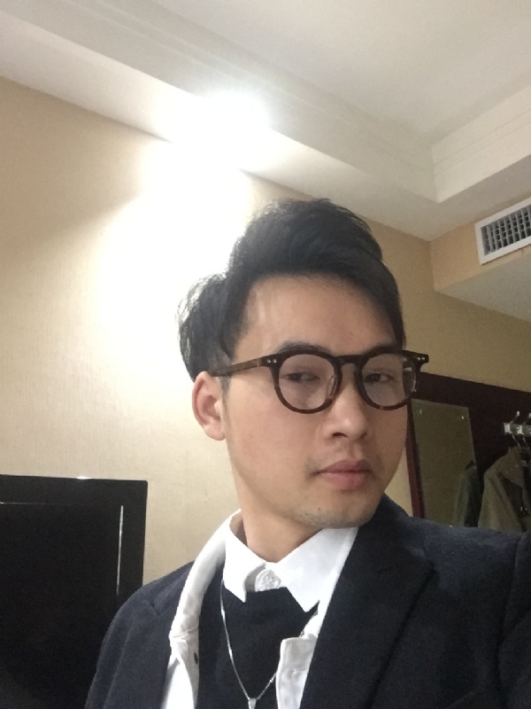 曾亮的第一张照片--昆明相亲服务中心