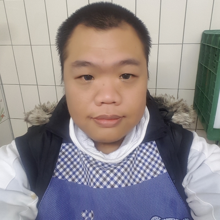 黑熊的第一张照片--昆明相亲服务中心