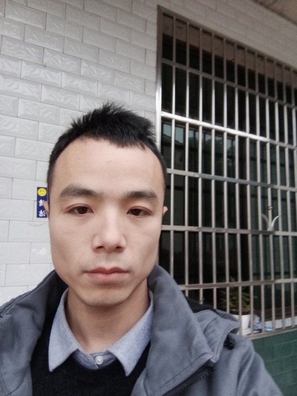 笑得那么开心的第二张照片--昆明相亲服务中心