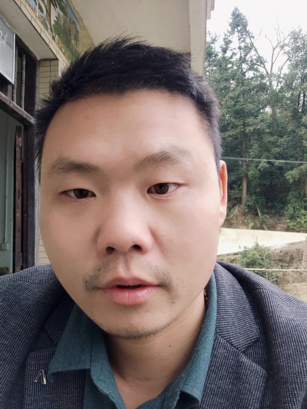 曾小焱的第一张照片--昆明相亲服务中心