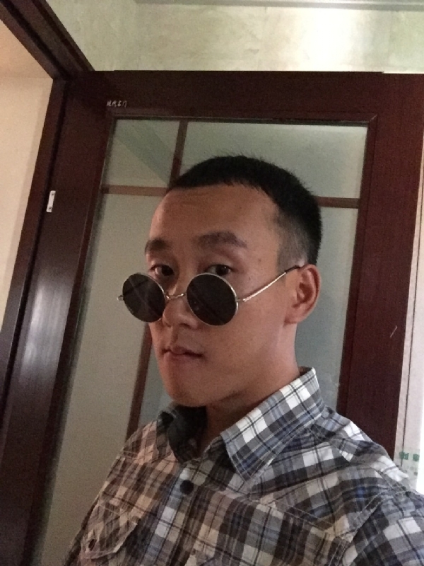 悲喜的第一张照片--昆明相亲服务中心