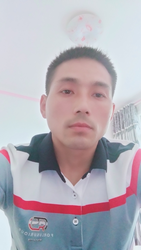 染红尘世的第二张照片--昆明相亲服务中心