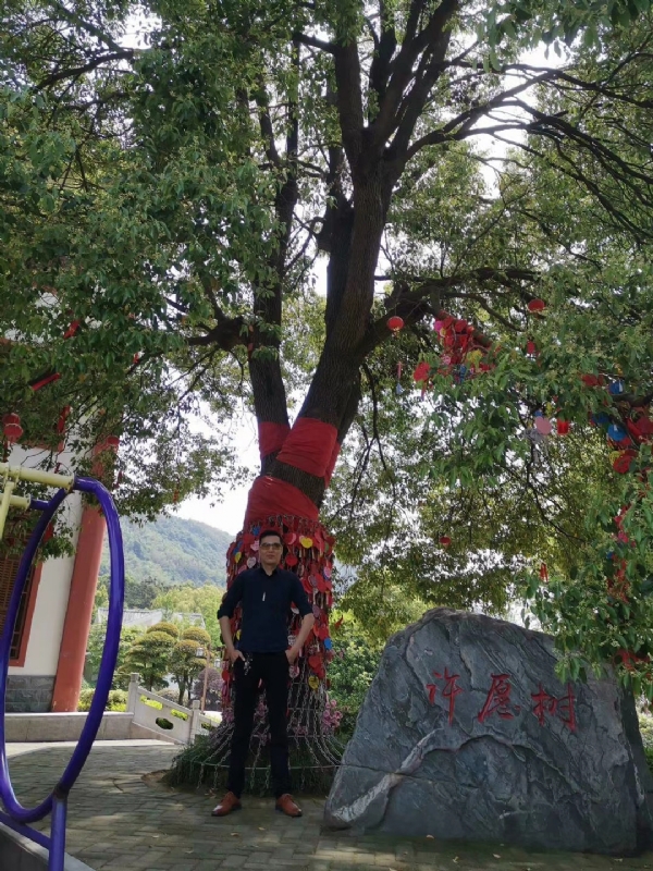 霸气的第一张照片--昆明相亲服务中心