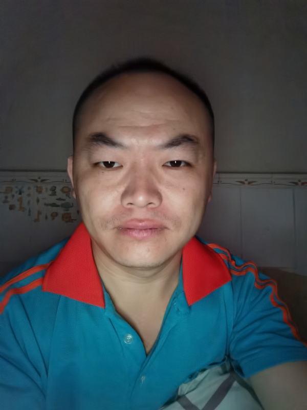 与子携老的第三张照片--昆明相亲服务中心