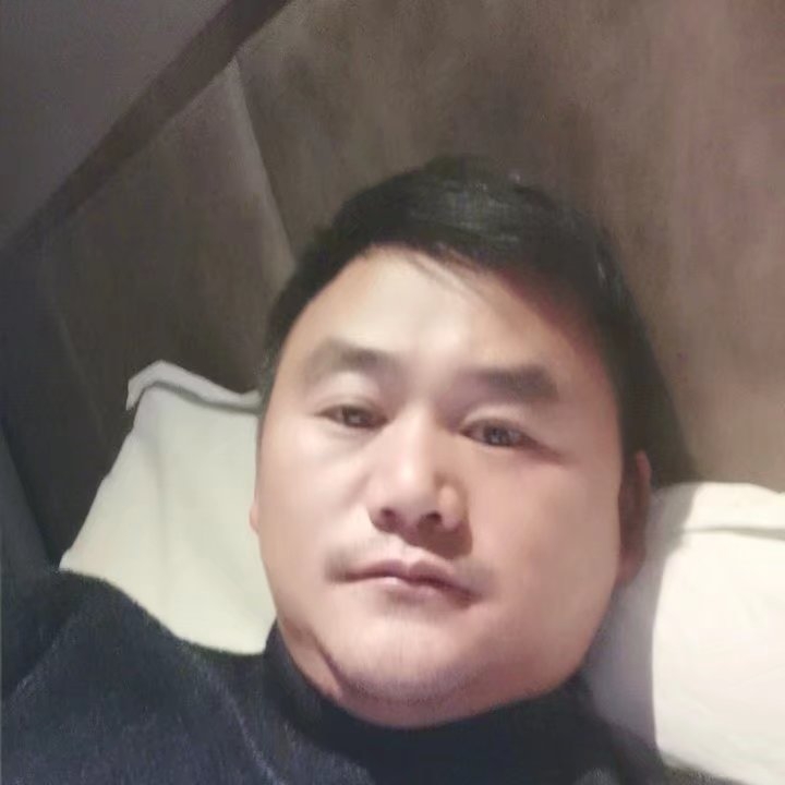 奔跑的第四张照片--昆明相亲服务中心