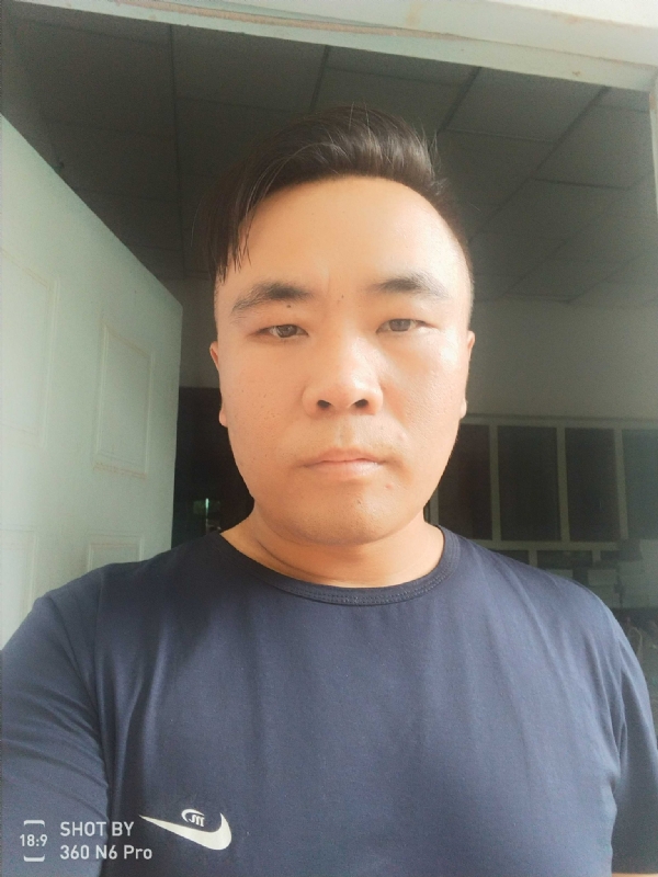 云的第一张照片--昆明相亲服务中心