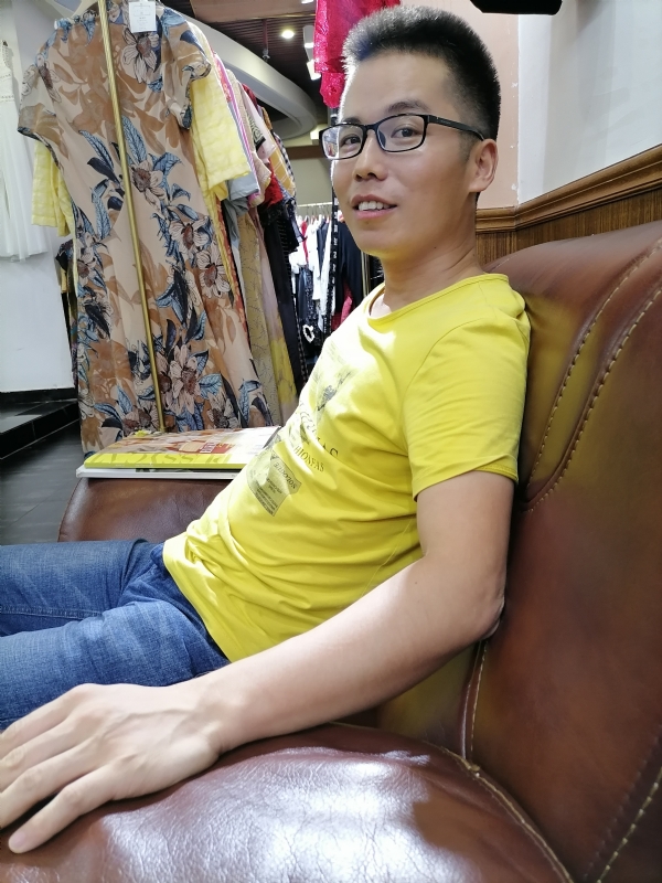 汪顺鹏的第一张照片--昆明相亲服务中心