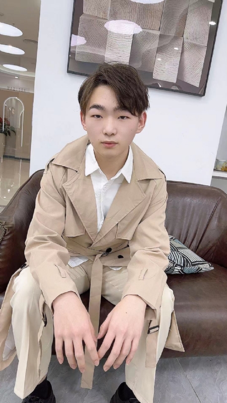 啊哲的第一张照片--昆明相亲服务中心