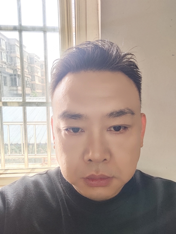 爱人先爱己的第一张照片--昆明相亲服务中心
