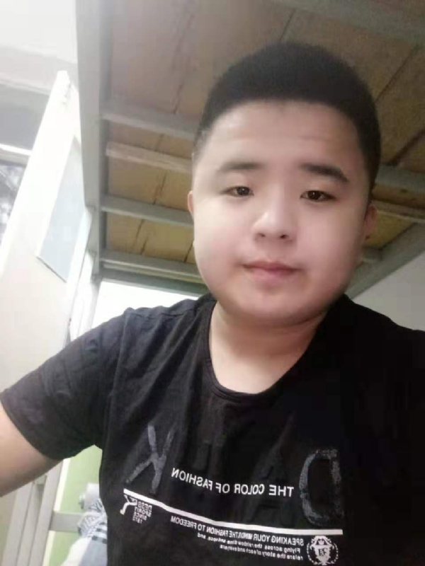 打小就爱淘气的第一张照片--昆明相亲服务中心