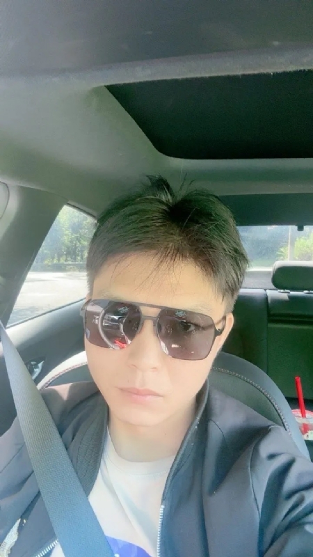 怀念的第一张照片--昆明相亲服务中心