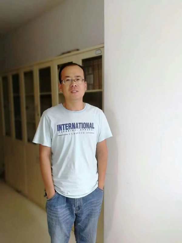 黄土麦田的第三张照片--昆明相亲服务中心