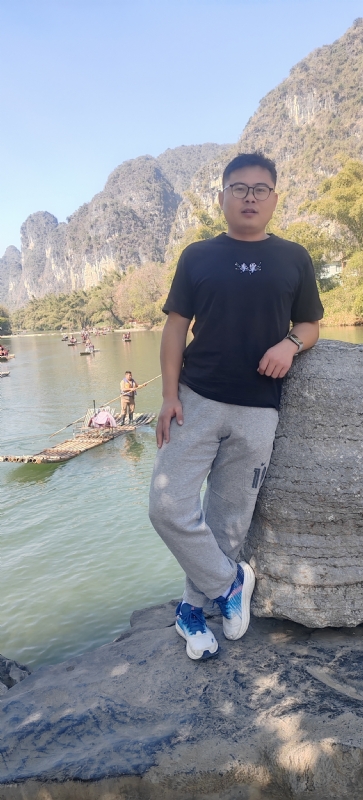 受过伤的狼的第三张照片--昆明相亲服务中心