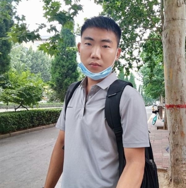 90年男征婚的第一张照片--昆明相亲服务中心