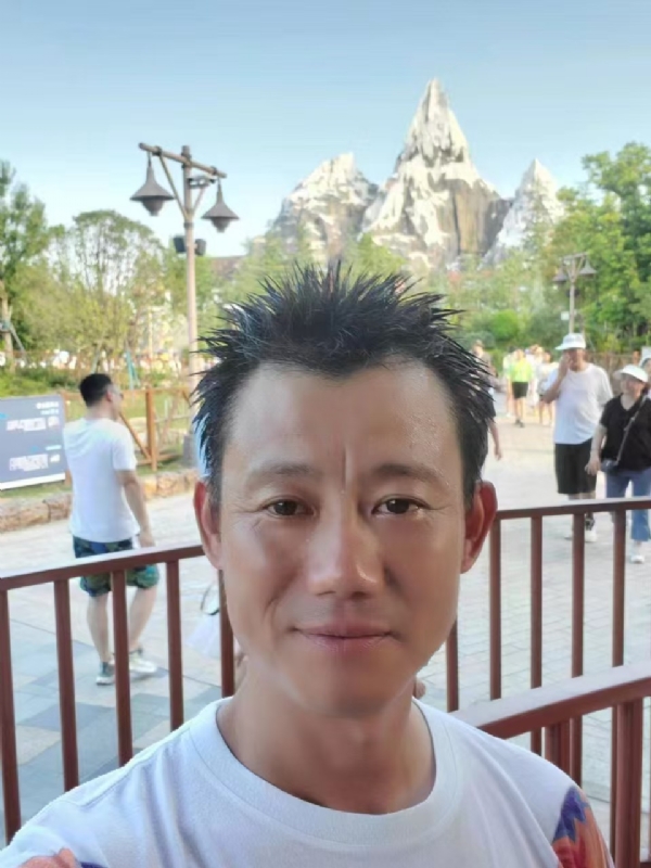 艾氏涂料博的第一张照片--昆明相亲服务中心