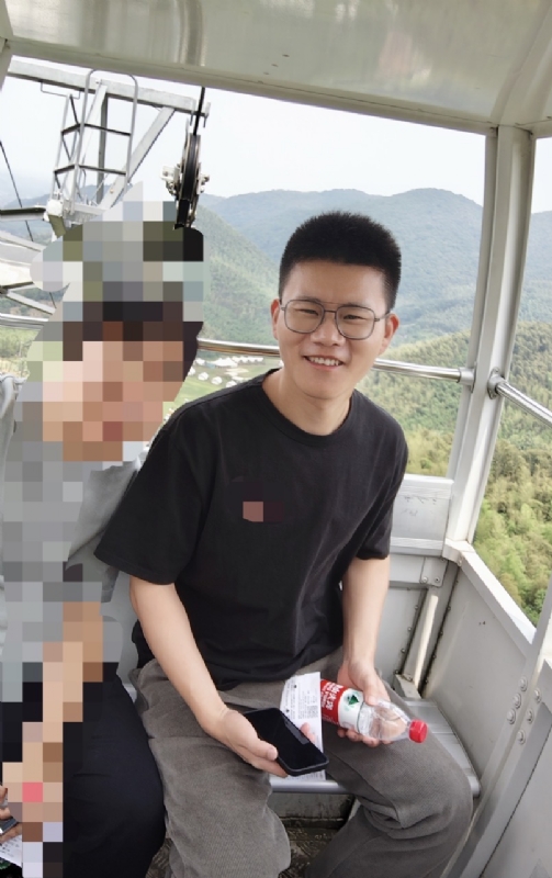 奔奔笨笨的第一张照片--昆明相亲服务中心