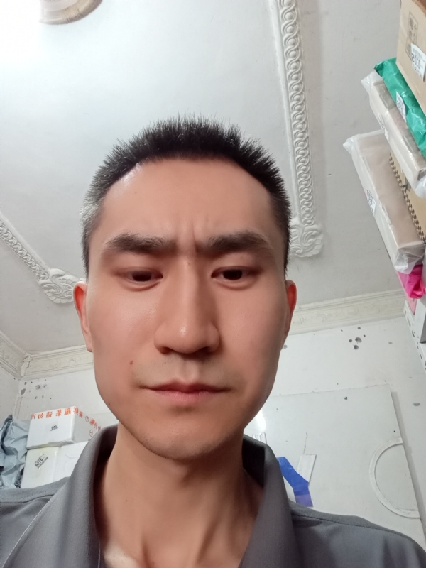 西门吹雪的第一张照片--昆明相亲服务中心