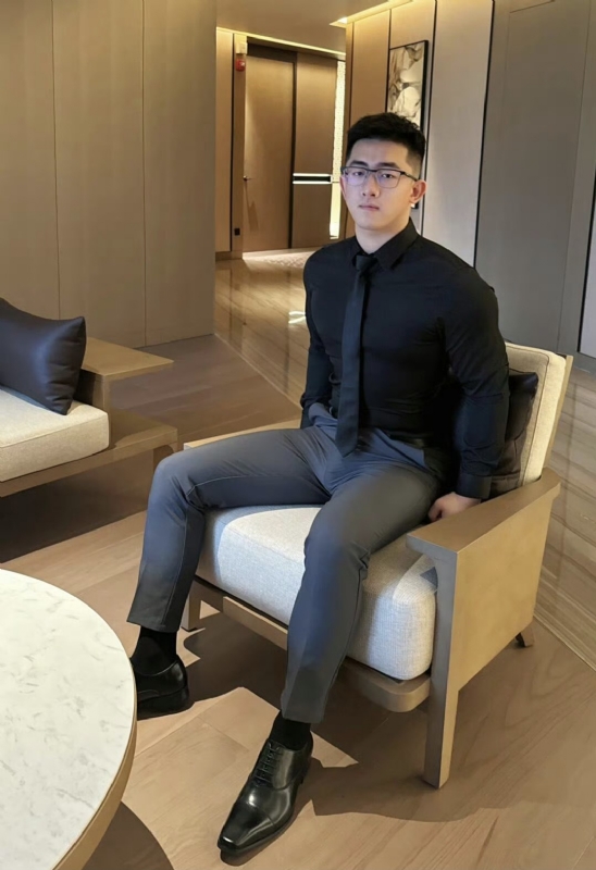 李寒外改英文可家的第一张照片--昆明相亲服务中心