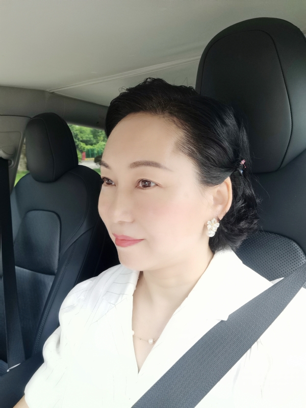 艳阳天的第一张照片--昆明相亲服务中心