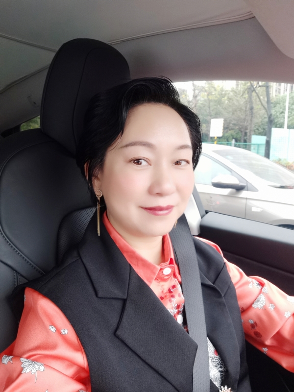 艳阳天的第二张照片--昆明相亲服务中心